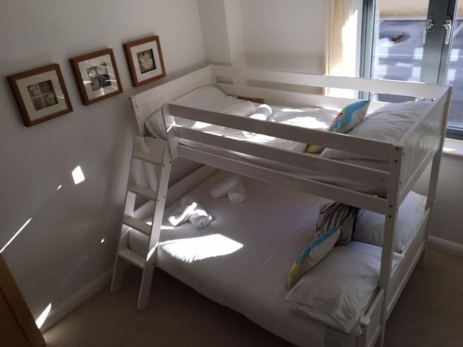 2Bed With Pool & Sea View Apartment New Quay Exterior foto