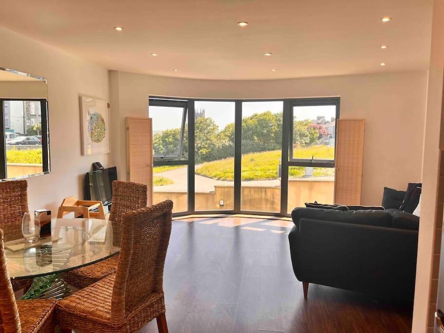 2Bed With Pool & Sea View Apartment New Quay Exterior foto