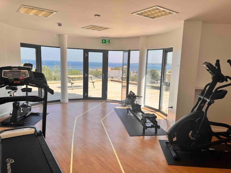 2Bed With Pool & Sea View Apartment New Quay Exterior foto